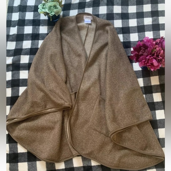 The Vermont Country Store Jackets & Blazers - The Vermont Country Store Brown Herringbone Chevron Cape L/XL